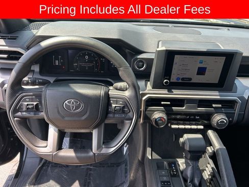 Used 2025 Toyota 4Runner SR5 AWD/4WD image 5