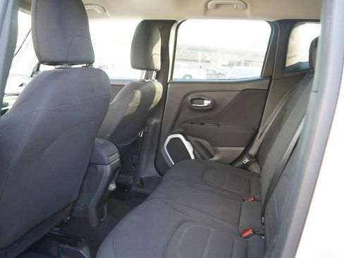 Used 2019 Jeep Renegade Latitude image 16