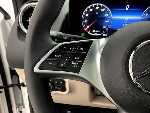 Certified 2026 Mercedes-Benz GLB 250 4MATIC image 11