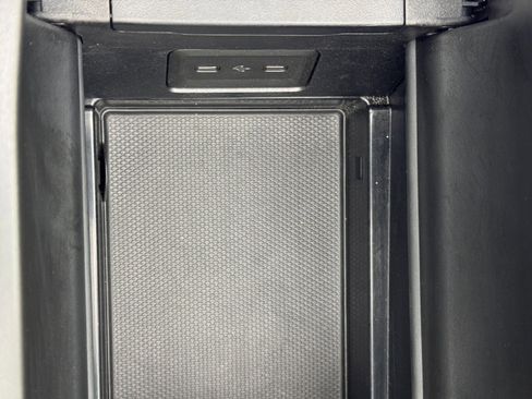 Used 2022 Mercedes-Benz SL 55 AMG 4MATIC w/ Driver Assistance Package image 40