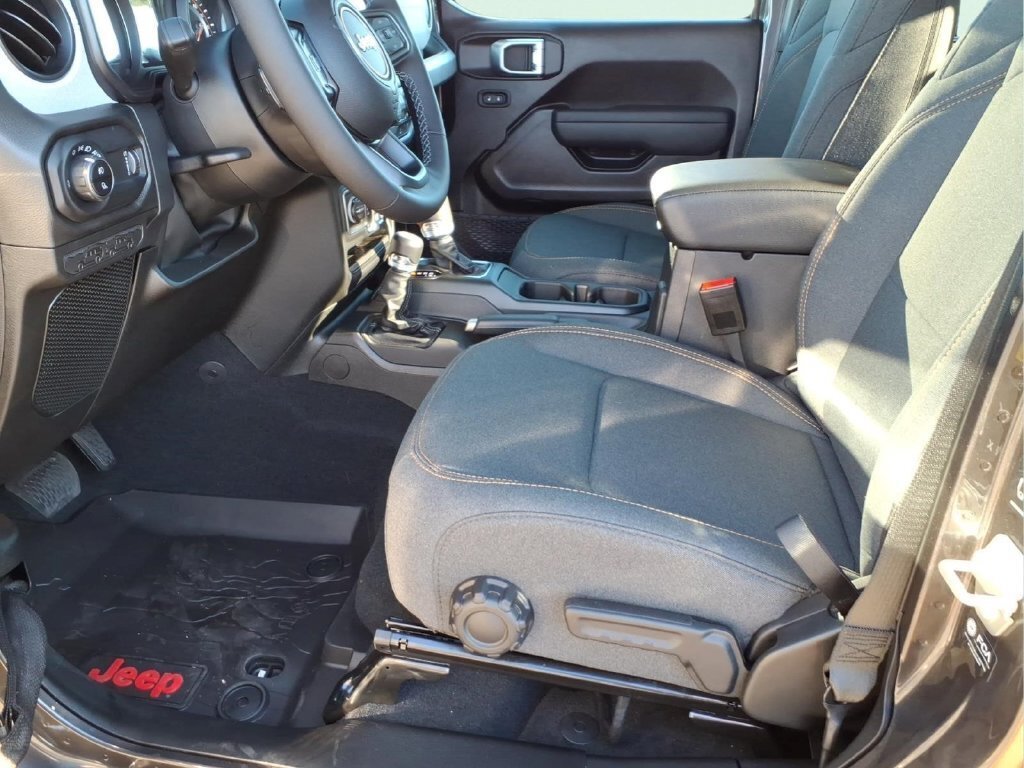 New 2027 Jeep Gladiator Sport AWD/4WD image 15