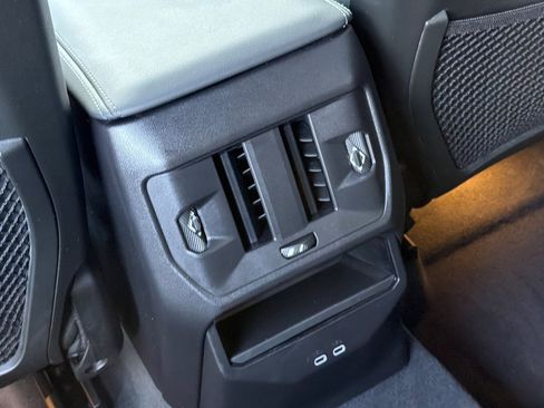 Used 2025 BMW X3 xDrive30i w/ Premium Package image 16