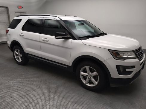 Used 2016 Ford Explorer XLT AWD/4WD image 11