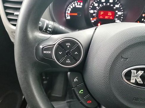 Used 2018 Kia Soul image 16