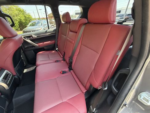 Used 2020 Lexus GX 460 Premium w/ Premium Package AWD/4WD image 18