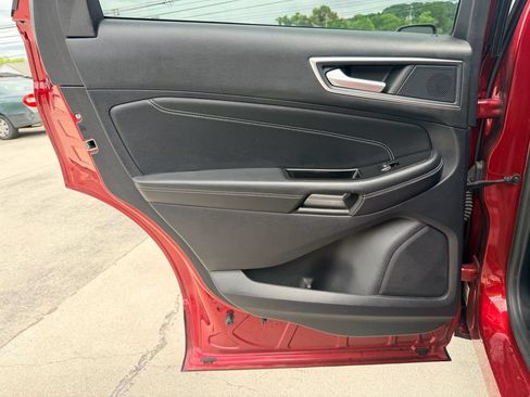 Used 2019 Ford Edge Titanium w/ Equipment Group 301A AWD/4WD image 25