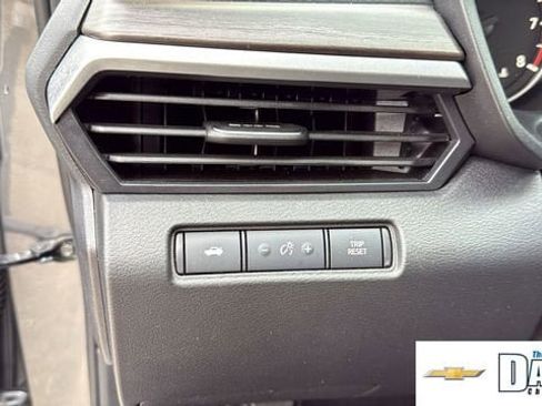 Used 2025 Nissan Altima 2.5 SV FWD image 16