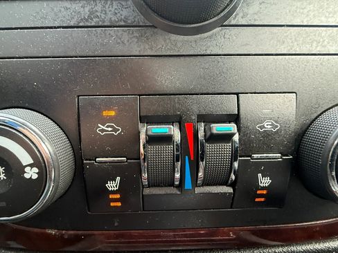 Used 2011 Chevrolet Impala LT w/ Luxury Edition Package image 6