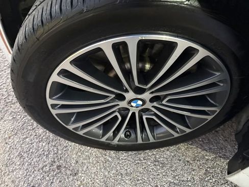 Used 2019 BMW 530i w/ Convenience Package image 5
