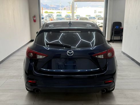 Used 2017 MAZDA MAZDA3 Grand Touring w/ Premium Equipment Package FWD image 6