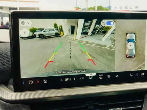 Used 2025 Ford Explorer Platinum w/ Ultimate Package image 24