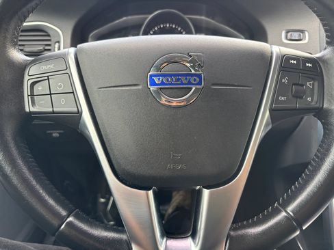 Used 2017 Volvo S60 T5 Dynamic FWD image 32