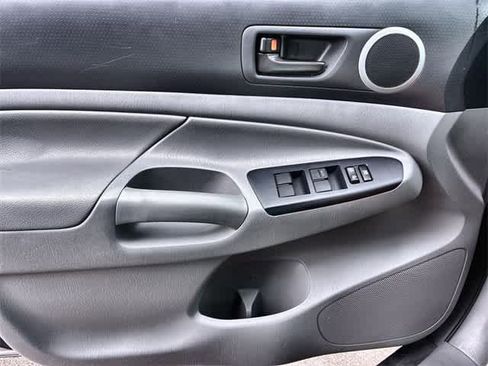 Used 2012 Toyota Tacoma PreRunner image 38