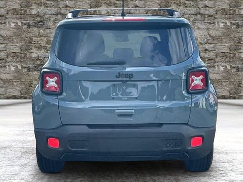 Used 2018 Jeep Renegade Altitude FWD image 5