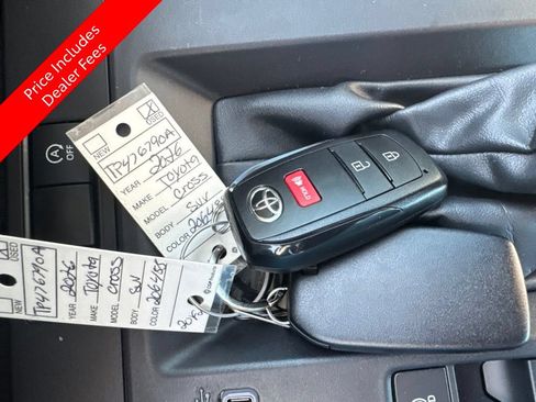 Used 2026 Toyota Corolla Cross LE FWD image 15