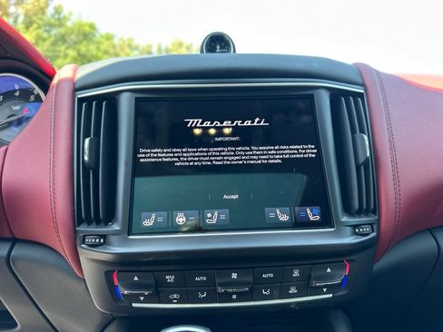 Used 2022 Maserati Levante Modena S AWD/4WD image 40
