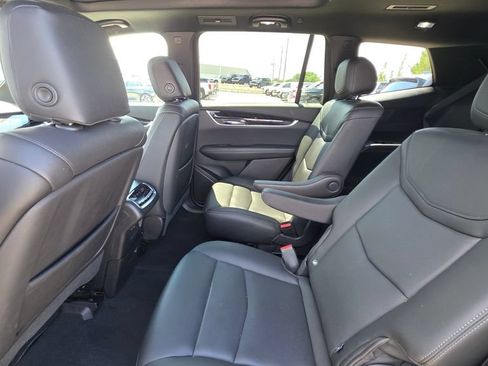 Used 2021 Cadillac XT6 Premium Luxury AWD/4WD image 13