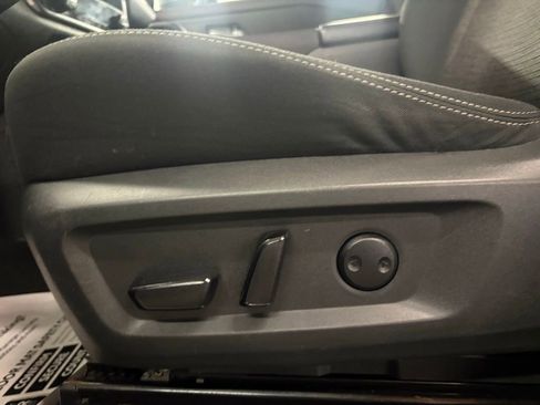 Used 2023 Nissan Rogue SV image 17