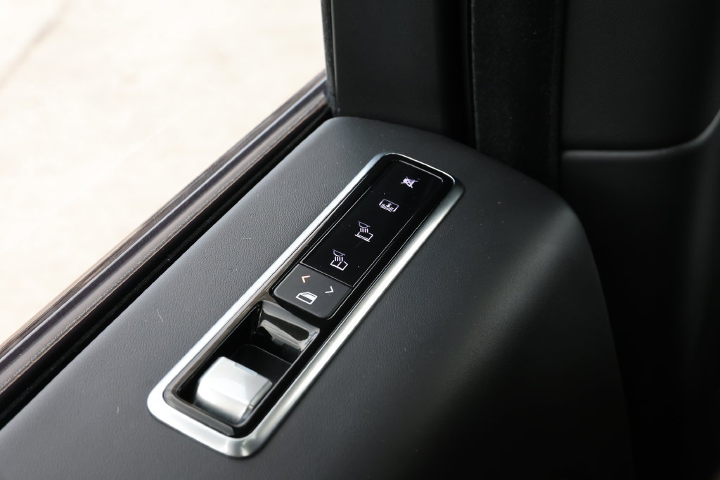 Used 2022 Land Rover Range Rover SV Autobiography Dynamic AWD/4WD image 33