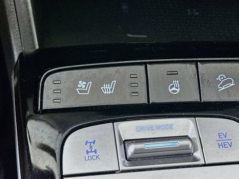 Certified 2023 Hyundai Tucson Limited AWD/4WD image 26
