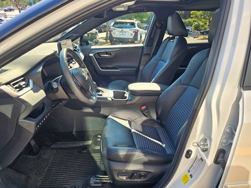 Used 2023 Toyota RAV4 XSE AWD/4WD image 21