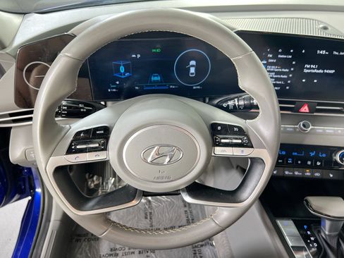 Used 2023 Hyundai Elantra SEL w/ Convenience Package FWD image 11