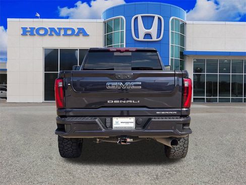 Used 2024 GMC Sierra 2500 Denali Ultimate image 4