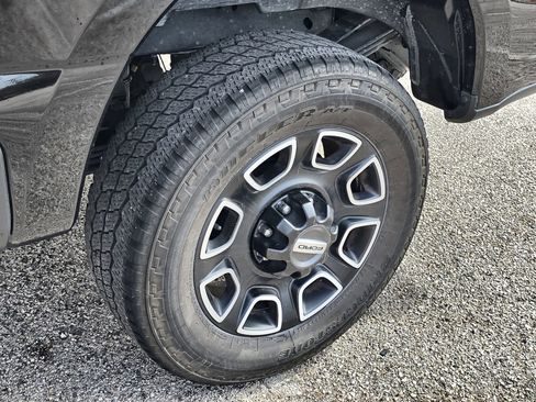 Used 2024 Ford F250 Platinum image 10