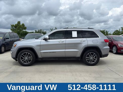 Used 2017 Jeep Grand Cherokee Limited RWD image 3