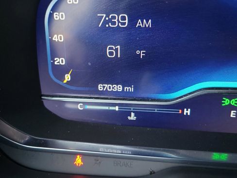 Used 2024 Chevrolet Suburban LT image 29