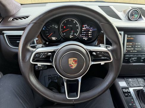 Used 2015 Porsche Macan Turbo AWD/4WD image 23