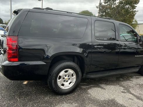 Used 2014 Chevrolet Suburban LS image 5