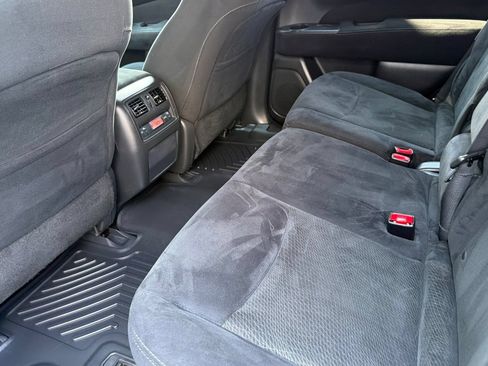 Used 2015 Nissan Pathfinder SV AWD/4WD image 11