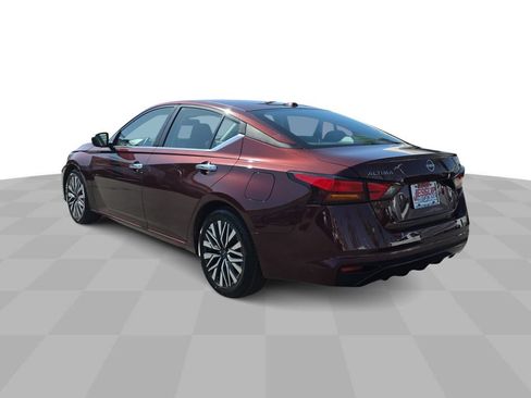Used 2024 Nissan Altima 2.5 SV FWD image 6