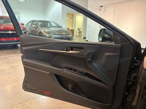Used 2025 Toyota Camry LE image 20