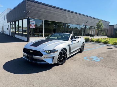 Used 2018 Ford Mustang Premium RWD image 9