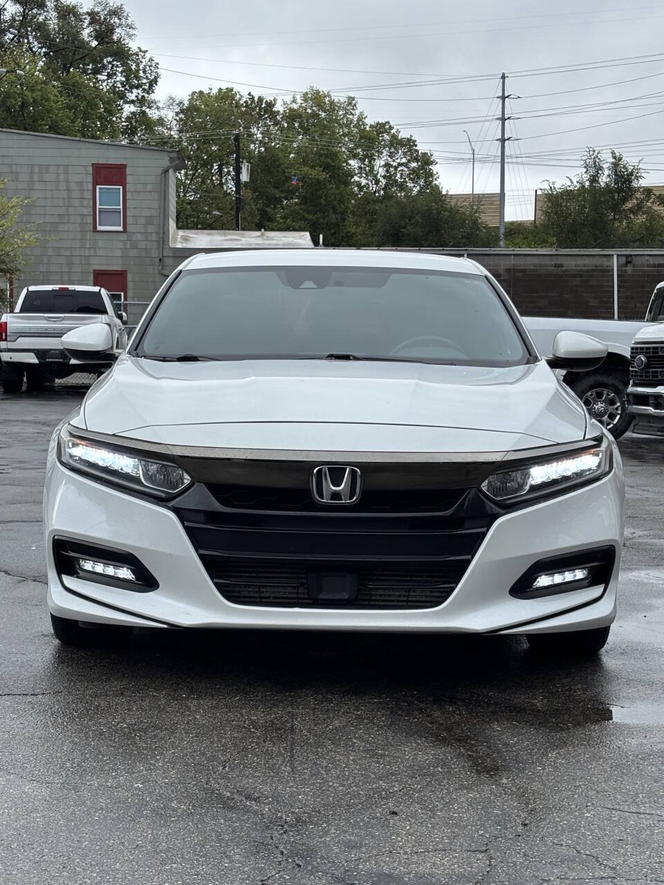Used 2018 Honda Accord Sport image 3