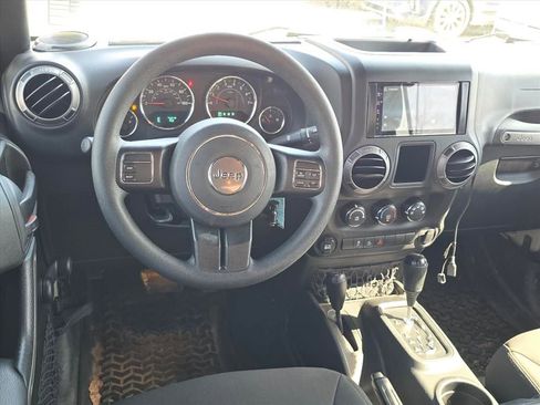 Used 2018 Jeep Wrangler Unlimited Sport image 7