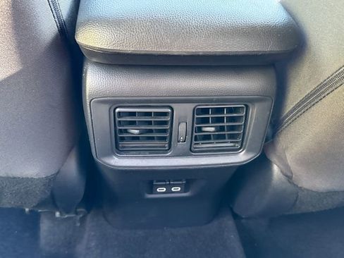 Used 2025 Toyota RAV4 XLE AWD/4WD image 25