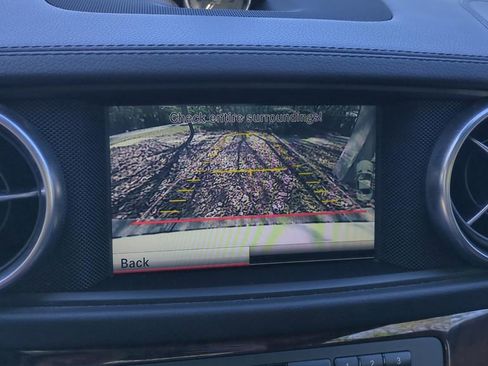 Used 2015 Mercedes-Benz SL 550 image 16