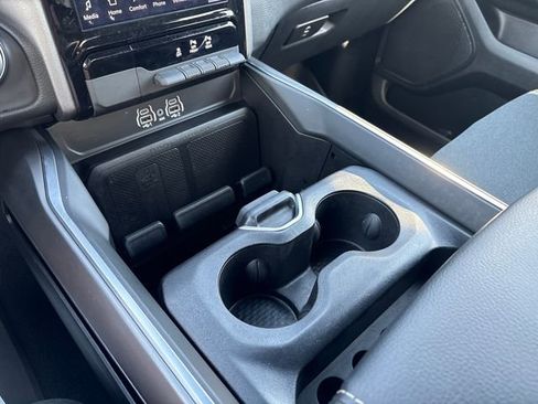 Used 2025 RAM 1500 Big Horn AWD/4WD image 18