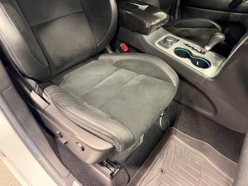 Used 2012 Jeep Grand Cherokee SRT8 w/ Luxury Group II image 27