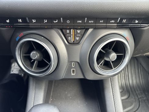 Used 2021 Chevrolet Blazer LT w/ Midnight/Sport Edition image 17