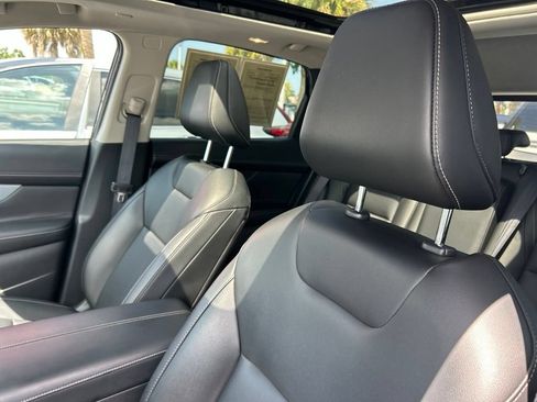 Certified 2025 Nissan Murano SL AWD/4WD image 22