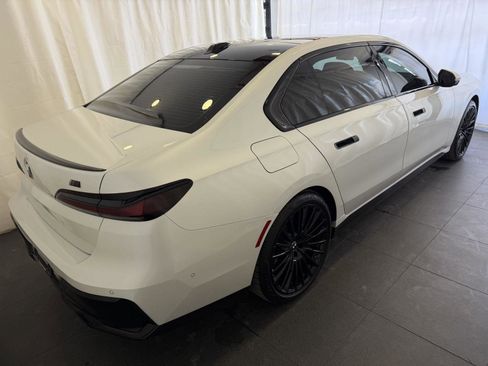 Used 2025 BMW 740i xDrive image 9