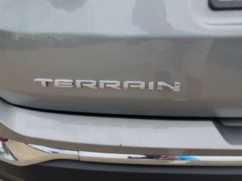 Used 2024 GMC Terrain SLT AWD/4WD image 38
