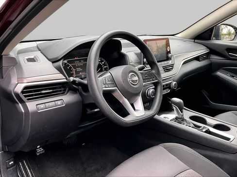 Certified 2025 Nissan Altima 2.5 SV FWD image 17