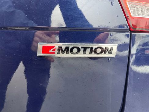 Used 2021 Volkswagen Tiguan SE w/ Panoramic Sunroof Package image 8