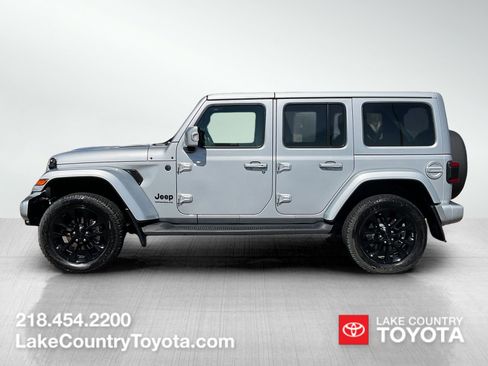 Used 2023 Jeep Wrangler Unlimited Sahara AWD/4WD image 2