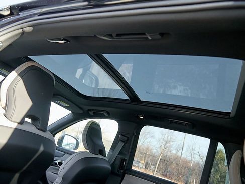 New 2026 Volvo XC90 T8 Plus w/ Protection Package Premier image 22